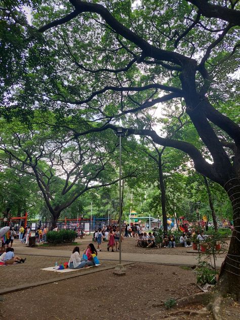 quezon city memorial circle Quezon City Aesthetic, Quezon City Memorial Circle, Fake Pics, Quezon City, Southeast Asia Travel, Tourist Spots, City Aesthetic, Travel Inspo, Asia Travel