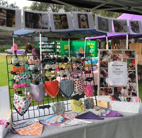 Dog Market Stall, Pet Bandana Display, Dog Collar Display, Collar Display, Pet Store Ideas, Dog Marketing, Craft Fair Booth Display, Personalized Leather Dog Collar, Vendor Displays