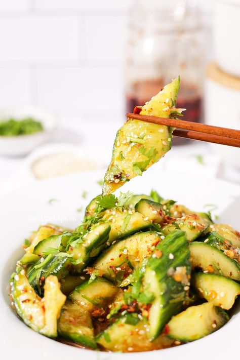 Chinese Cucumber, Smashed Cucumber, Smashed Cucumber Salad, Chinese Chili, Asian Cucumber Salad, Popular Side Dishes, Cucumber Recipes Salad, Cold Salad, Easy Chinese