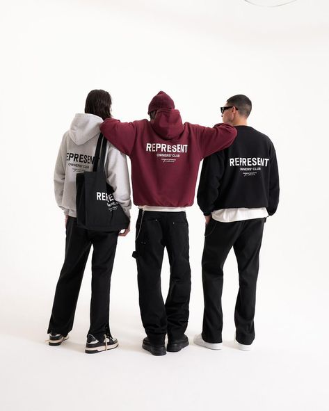 Group Merch Photoshoot, Hoodie Lifestyle Photography, Hoodie Shoot Ideas, Poses With Hoodies, Clothing Brand Studio Shoot, Streetwear Brand Aesthetic, Clothing Brand Photo Shoot Ideas, Streetwear Photoshoot Ideas Studio, Photoshoot For Clothing Brand