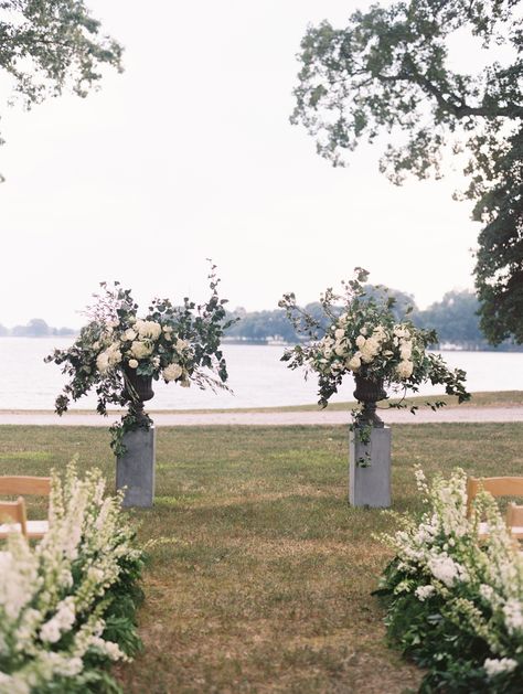 Wedding Flowers Wildflowers, Neutral Wedding Flowers, Cheap Wedding Flowers, Wedding Flower Girl Basket, Garden Reception, European Garden, Beach Wedding Flowers, Garden Weddings Ceremony, Summer Table