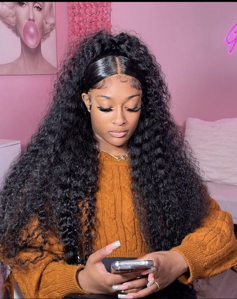 Black wavy claw clip hairstyle Curly Half Wig, Lace Wigs Styles, Water Wave Wig, Black Hair Inspiration, 4c Hair Care, Deep Wave Wig, Sleek Ponytail Hairstyles, Frontal Wig Hairstyles, Braided Hairstyles For Teens