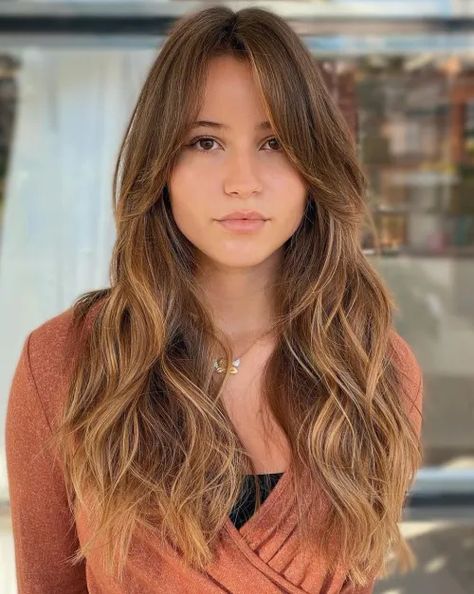 Layered Cuts For Long Hair, Updo Tutorials, Corte Shaggy, 2024 Haircuts, Bangs Wavy Hair, Haircut 2024, Layered Hair With Bangs, Face Framing Bangs, Wavy Haircuts