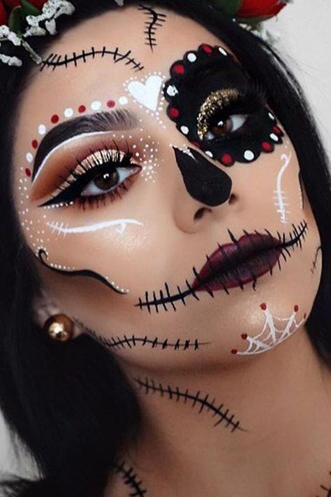 Pretty Halloween Makeup Ideas Youll Love ★ See more: http://glaminati.com/pretty-halloween-makeup-ideas/ Beautiful Halloween Makeup, Halloween Makeup Sugar Skull, Fantasy Make-up, Halloweenský Makeup, Halloween Make-up Looks, Creepy Makeup, Dead Makeup, Sugar Skull Halloween, Creepy Halloween Makeup