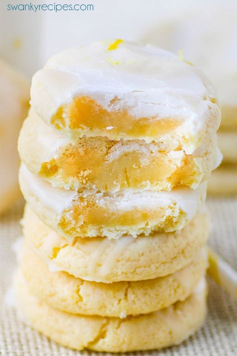 Lemon Cream Cheese Cookies - The BEST Lemon Cookie with cream cheese. Cookies bake up thick, soft and chewy. Perfect citrus lemon butter cookie flavor in a cookie recipe. Lemon Cream Cheese Cookies, Lemon Cream Cheese, Lemon Sugar Cookies, Cream Cheese Cookies, Cheese Cookies, Roll Cookies, Cookie Flavors, Meringue Cookies, Lemon Cookies