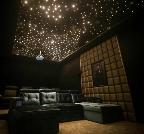 Green Home Theater, Movie Theater Lighting, Home Theater Ideas Luxury, Home Theater Lighting, Shifting Hogwarts, Movie Theater Room, Theater Lighting, Movie Theater Rooms, Home Theater Ideas