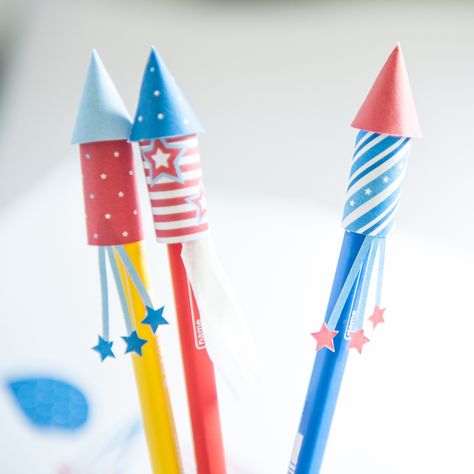 10 Bonfire Night Craft Ideas - Elf On The Shelf UK Bonfire Night Crafts, Pencil Topper Crafts, Firework Rocket, Monogram Stencil, Pen Toppers, Toppers Diy, Diy Pencil, Handmade Charlotte, Washi Tape Diy