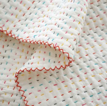 Hand Stitched Quilt, Hand Quilting Patterns, Handmade Baby Quilts, Sew Ins, Trendy Sewing, Costura Diy, Quilt Baby, Patchwork Quilting, 자수 디자인