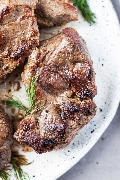 Lamb Chops in Oven Lamb Loin Chops Oven, Lamb Chops In Oven, Lamb Chops In The Oven, Baked Lamb Recipes, Oven Baked Lamb Chops, Lamb Chops Oven, Cook Lamb Chops, Easy Lamb Chop Recipes, Easy Lamb Chops