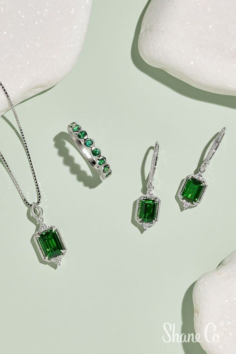 Green Jewelry Photography, Emerald Jewelry Photography, Gemstone Jewelry Photography, Diamond Jewellery Photography, Diamond Photography, Jewelry Ad, Jewellery Photography Inspiration, Jewerly Set, Jewelry Product Shots