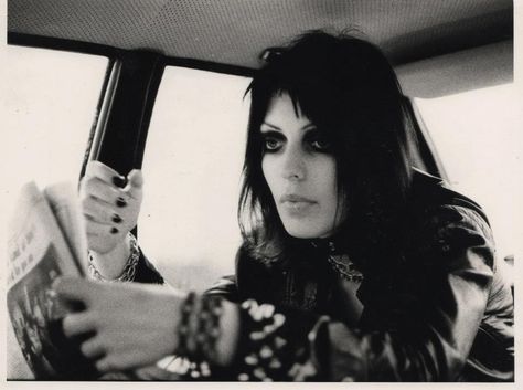 Gaye Advert. Gaye Advert, Punk Rock Girls, Female Rock Stars, Punk Top, Panda Eyes, Women Of Rock, Punk Scene, Evolution Of Fashion, Punk Rock Bands