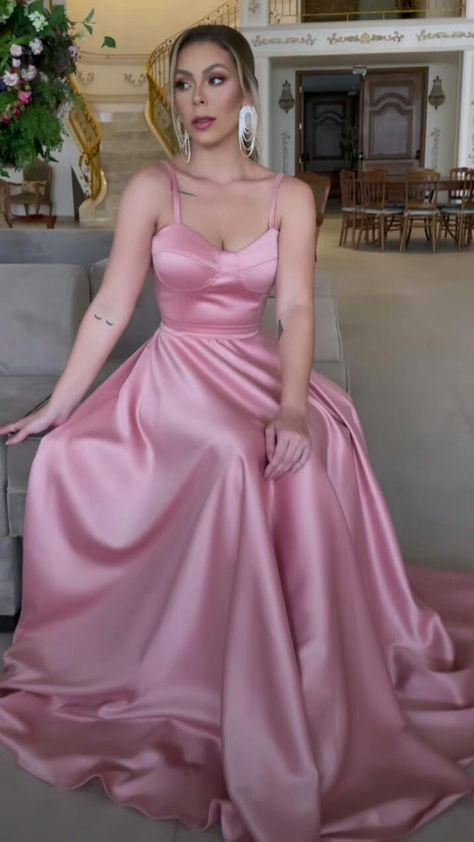 Vestidos Color Pastel, Satin Prom Dress Long, Hot Prom Dress, Satin Prom Dresses, Pink Spaghetti, Vestidos Color Rosa, Women Dresses Classy, Prom Dress Inspiration, فستان سهرة