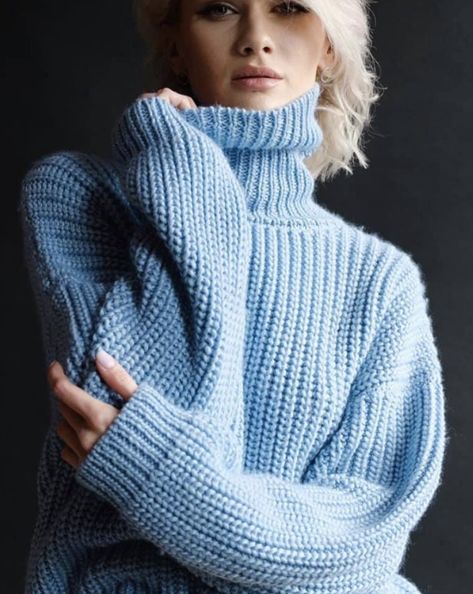 A gorgeous light blue sweater for the upcoming fall season. Fashion and comfort. Light Blue Sweater Outfit, Blue Sweater Outfit, Light Blue Turtleneck, Big Light, Winter Sweater Outfits, Light Blue Aesthetic, Thick Sweaters, Exo Baekhyun, Light Blue Sweater