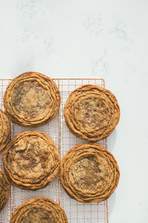 Ginger Molasses Cookies (Pan-Banging!) | The Vanilla Bean Blog Vanilla Bean Blog, Molasses Cookies Recipe, Ginger Molasses, Ginger Molasses Cookies, Baking Book, Slow Cooker Desserts, Molasses Cookies, Classic Cookies, Molasses