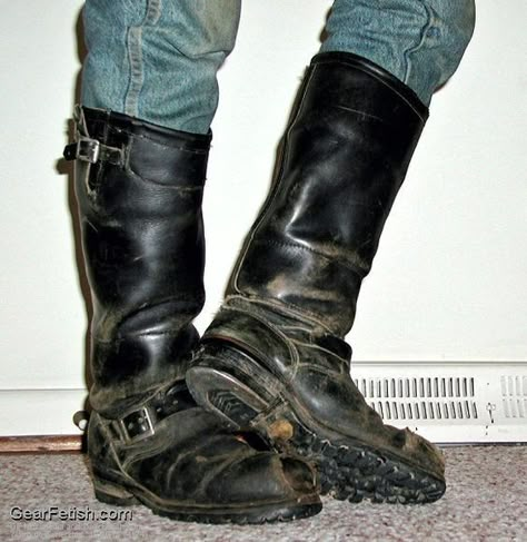 Engineer Boots Men, Engineer Boots, Clothes Reference, Mens Leather Boots, Biker Boots, Motorcycle Boots, Mens Leather, Cool Clothes, Fallout