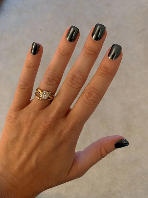 Black With White Chrome Nails, Black Chrome Short Nails, Black With Chrome Nails, Black Nails With Chrome, Black Chrome Nails, White Chrome Nails, Black With Chrome, Squoval Nails, Round Nails