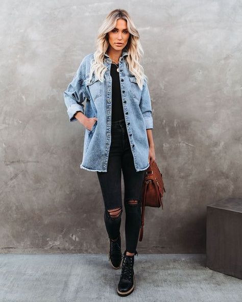 Boyd Pocketed Denim Shacket #TomboyFemme #FashionForward #Empowerment #Lifestyle. https://www.theworldaccordingtome.org/shopping/?TomboyFemme Shacket Outfit, Denim Shacket, Winter Fashion Outfits, Fall Winter Outfits, Outfits Casuales, Denim Shirt, Leather And Lace, Look Fashion, Jacket Outfits