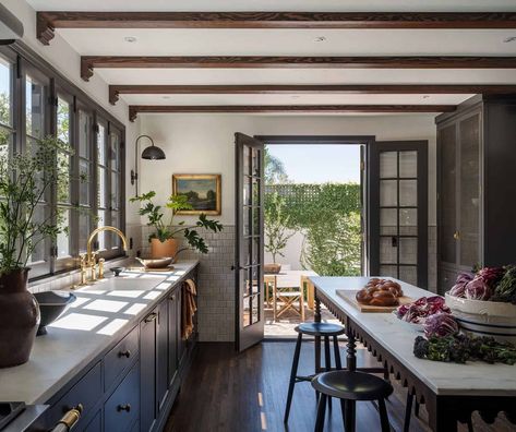 Step inside this inviting French eclectic house in Los Angeles Jessica Helgerson Interior Design, French Eclectic, Jessica Helgerson, Kitchen And Bath Remodeling, Eclectic House, Interior Remodel, Serene Bedroom, Dreamy Bedrooms, Studio Mcgee