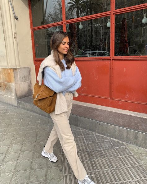 EMELIE LINDMARK sur Instagram : Baby blue 🦋 Emelie Lindmark, Scandinavian Outfit, Scandi Fashion, Minimalist Fashion Women, Skandinavian Fashion, Swedish Style, Scandinavian Fashion, Instagram Baby, Stylish Maternity