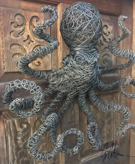 Little Of Everything – Art Gone Haywire Chicken Wire Sculpture, Chicken Wire Art, Art Fil, Wire Art Sculpture, Wire Sculptures, Trash Art, Art Wire, Octopus Art, Garden Art Sculptures Diy