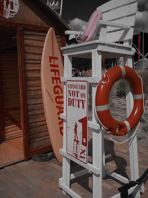 80s Lifeguard Aesthetic, Lifeguard Aesthetic Beach, Lifeguard Wallpaper, Life Gaurd Astetic, Beach Lifeguard Aesthetic, Lifeguarding Aesthetic, Lifeguard Aesthetic Pool, Baywatch Aesthetic, Life Gard