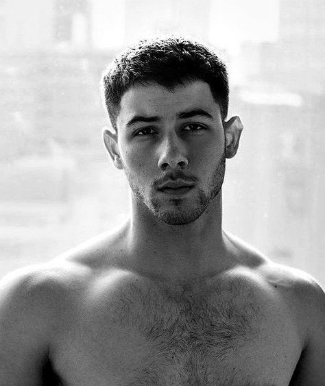 Nick Jonas Shirtless, Nick Jonas Pictures, Nick Jones, Kevin Jonas, Chest Hair, Jonas Brother, Joe Jonas, Nick Jonas, Jonas Brothers