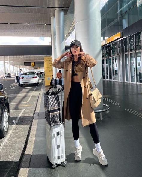 Eurotrip Outfits, Airport Outfit Winter, Madrid Outfits, Look Working Girl, Flight Outfit, Outfits Paris, Airplane Outfits, Outfits New York, Ny Outfits