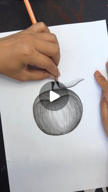 Daily Dose Of Sketch ✏️ on Instagram: "Drawing an apple with a pencil enhances your observation and shading skills. Start by sketching the basic shape, focusing on its roundness and indentations where the stem meets the fruit. Identify the light source to determine highlights and shadows. Shade the darker areas using light, controlled strokes, gradually building up layers to create depth.  Blend pencil marks smoothly with a blending stump or tissue, leaving highlight areas lighter for realism. Add details like the apple's skin texture and the stem with a fine-tipped pencil. With practice, your drawing will capture the apple's roundness, texture, and form.  Artist: lele98981 / 和老师一起学画画 on Douyin  #drawing #apple #tutorial" Apple Drawing With Shadow, Apple Drawing Sketch, 3d Shading Drawing, Apple Pencil Shading, Drawing An Apple, Pencil Shading Techniques Step By Step, How To Do Shading With Pencil, Apple Sketch Pencil, How To Draw Apple