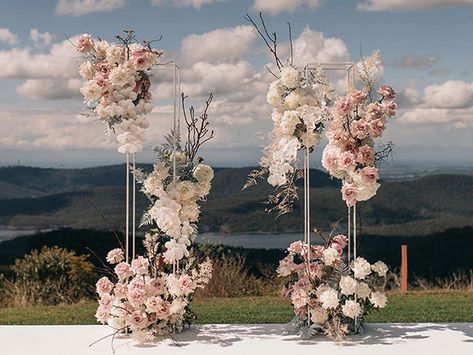 Wedding Backdrop Design, Wedding Backdrop Decorations, Wedding Altars, Wedding Ceremony Backdrop, Ceremony Arch, Outdoor Wedding Decorations, Ceremony Backdrop, Wedding Aisle, Backdrop Decorations