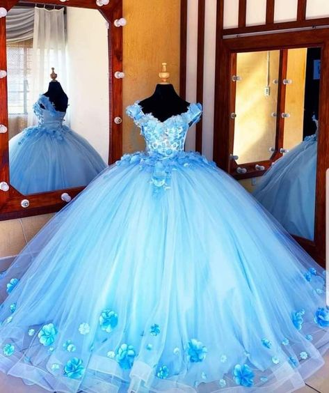 Gorgeous Wedding Dress Princesses, Princess Ball Gowns Wedding Dress, Quinceanera Themes Dresses, Big Wedding Dresses, Quinceanera Dresses Blue, Blue Ball Gowns, Pretty Quinceanera Dresses, Quince Dress, Wedding Dresses For Girls