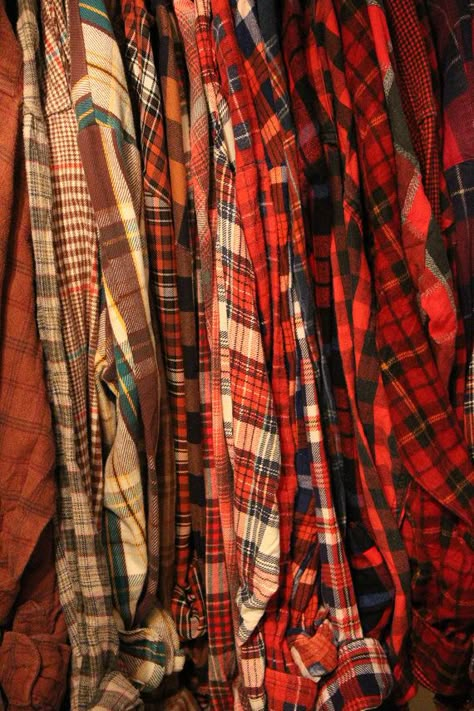 Red Flannel Outfit Fall, Red Flannel Aesthetic, Fall Flannel Aesthetic, Flannel Shirt Aesthetic, Flannel Aesthetic, Flannel Outfits, Plaid Shirts, Flannel Shirts, Vintage Flannel