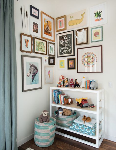 Framed Wall Art Bedroom, Pictures Layout, Corner Gallery Wall, Kids Gallery Wall, White Shelf, Shared Bedroom, Gender Neutral Nursery, Reading Corner, Big Boy Room