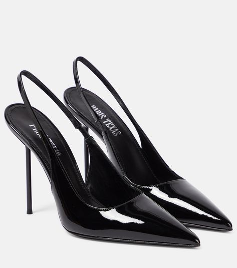 Stride with grace and class in the Lidia pumps from Paris Teaxas. Crafted from patent leather and set on stiletto heels, the slingback style features elasticated straps and pointed toes. Expensive Shoes, Chic Heels, Paris Texas, Slingback Heel, Mode Inspo, Dream Shoes, Slingback Pump, High Heel Pumps, Black Pumps