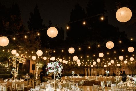 22 Gorgeous outdoor wedding decoration ideas | Paperless Post Halloween Wedding Reception, Country Club Reception, Cocktail Party Decor, Outdoor Wedding Ideas, Wedding Venue Los Angeles, Garden Wedding Reception, Outdoor Fall Wedding, Rustic Romance, Unique Wedding Photos