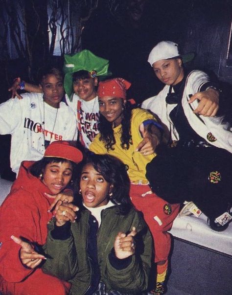 Monie Love, Chica Hip Hop, Drew Barrymore 90s, Old School Art, Mode Old School, Black 90s Fashion, Hip Hop Aesthetic, Cultura Hip Hop, Mc Lyte