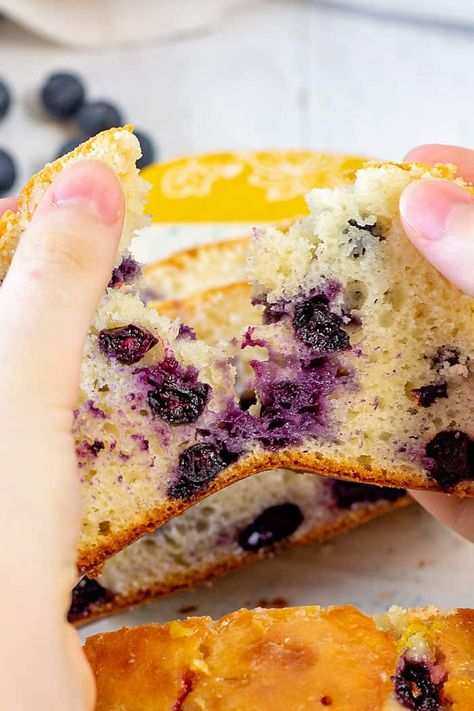 This Lemon Blueberry Bread is ridiculously good. Moist, delicious, and easy to make! (The lemon glaze really puts the flavor over the top.) It's so good, you might just need to make a 2nd loaf right away! Lemon And Blueberry Loaf, Lemon Blueberry Loaf Cake, Blueberry Loaf Cake, Best Chocolate Chip Muffins, Blueberry Loaf Cakes, Lemon Blueberry Loaf, Butternut Bakery, Lemon Loaf Recipe, Lemon And Blueberry