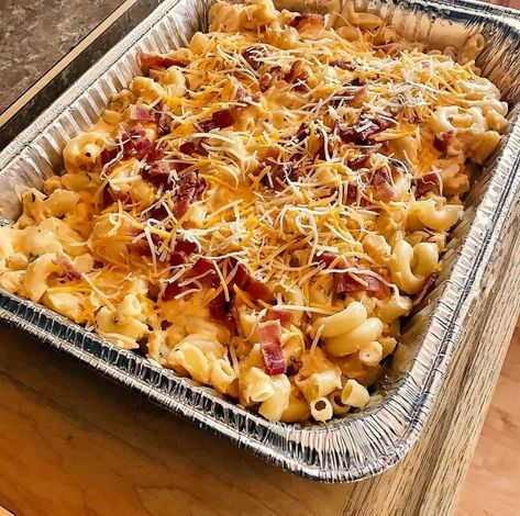 Los Angeles, Angeles, Smoker Mac And Cheese, Smoked Mac N Cheese, Smoked Mac N Cheese Recipe, Grilled Mac And Cheese, Smoked Mac And Cheese, Making Mac And Cheese, Bacon Mac And Cheese