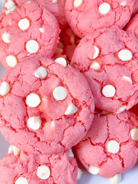 Strawberry Cake Cookies Pink Food Recipes, Pink Christmas Cookies, Egg White Cookies, Pink Sugar Cookies, Strawberry Cake Cookies, Neapolitan Cookies, Ben Florian, Strawberry Cookie, Baking List