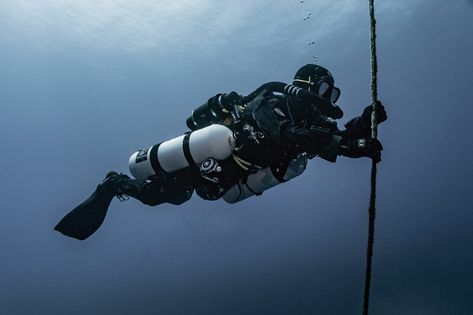 Technical Diving, Cave Diving, Deep Diving, Diving Center, Header Photo, Open Water, World Records, Sardinia, Scuba Diving