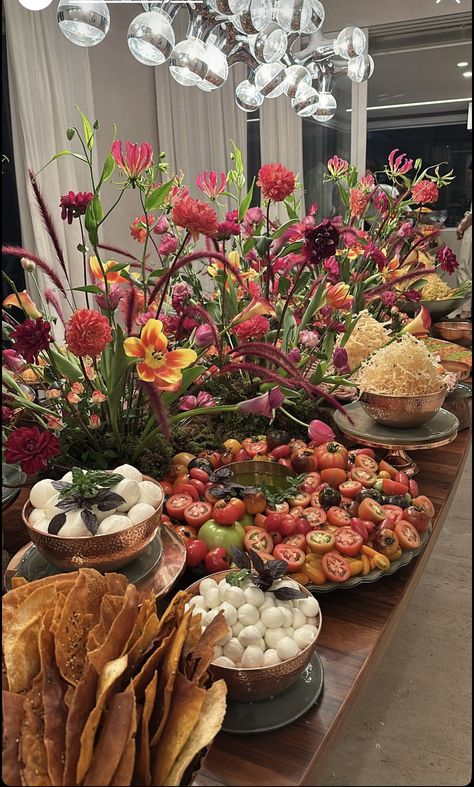 Garden Wedding Buffet Table, Asian Grazing Table, Catering Buffet Presentation, Home Buffet Set Up Ideas, Buffet Wedding Table Setting, Shab Yalda Decoration, Appetizer Table Display, Buffet Table Ideas, Buffet Table Arrangement