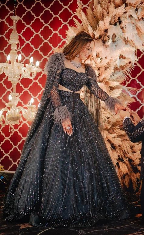 Gowns For Sangeet Bride, Engagement Dress Western, Sangeet Gown For Bride, Black Sangeet Outfit For Women, Bride Sangeet Look, Bride Reception Outfit Indian, Bridal Gown For Sangeet Function, Indian Engagement Gown, Ghagra Designs For Wedding