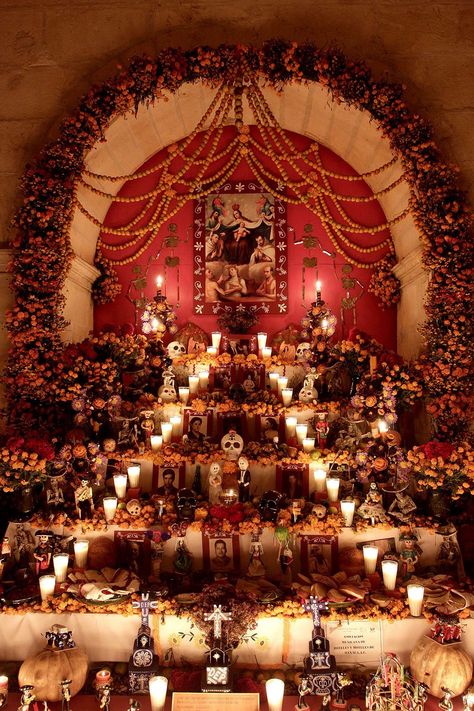 Dia De Los Muertos Decorations Ideas, Mexican Market, Mexico Day Of The Dead, Bar Aesthetic, Altar Ideas, Day Of The Dead Party, Moon Kingdom, Mexican Culture Art, Day Of Dead