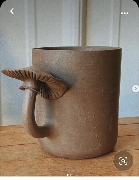 Nature Ceramics Inspiration, Ceramics Inspired By Nature, Interesting Pottery Ideas, Nature Pottery Ideas, Mushroom Mug Ceramics, Ceramic Sets Ideas, Cool Mugs Ceramics, Spooky Pottery, Cool Pottery Ideas