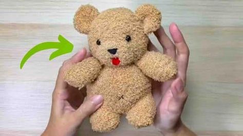 DIY Teddy Bear Plushie Using Old Socks | DIY Joy Projects and Crafts Ideas Sock Teddy Bear Diy, Prayer Bear, Socks Diy, Gloves Diy, Bear Plushie, Diy Teddy Bear, Diy Joy, Diy Socks, Circle Template