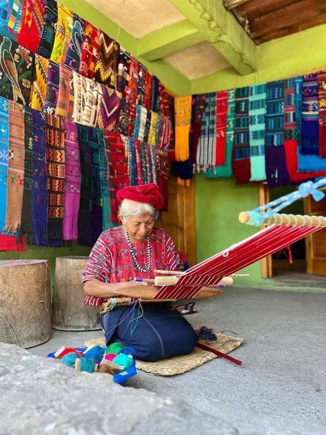 Ap European History, Gallery Wall Printables, Travel Gallery Wall, Guatemalan Textiles, Thread Photo, Lake Atitlan, Central America Travel, Woman Weaving, America Travel