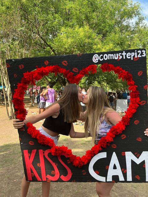 Kiss Cam Poster Board, Cardboard Photo Frame, Kiss Party, Party Photo Frame, Kiss Cam, Fifteenth Birthday, Party Frame, Brown Hair Looks, Bday Party Theme