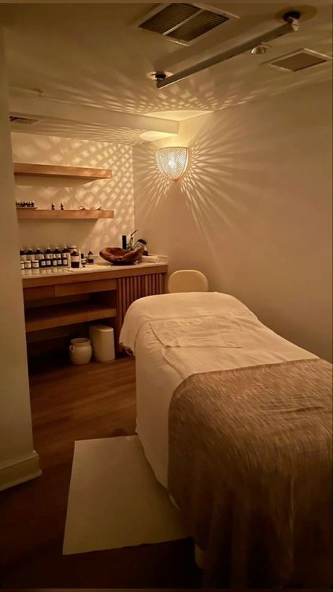 Small Massage Room, Aesthetic Esthetician, Spa Room Ideas Estheticians, Massage Room Design, Spa Massage Room, Massage Room Decor, Massage Therapy Rooms, Home Spa Room, Reiki Room