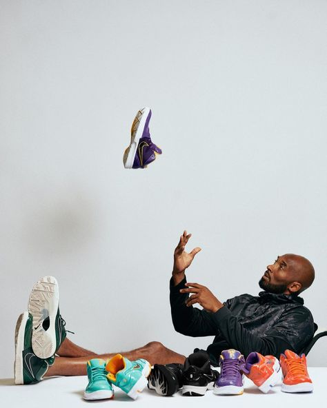 Los Angeles, Cool Basketball Pictures, Basketball Academy, Kobe Bryant Shoes, Kobe Bryant 8, Kobe Bryant Nba, Ball Aesthetic, Kobe Bryant Pictures, Colorful Sneakers