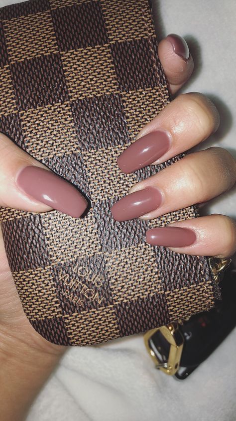 Aesthetic Nail Paint Shades, Mauve Ombre Nails, Mauve Almond Nails, Purple Nude Nails, Mauve Purple Nails, Light Mauve Nails, Dark Mauve Nails, Rosewood Nails, Mauve Nail Ideas