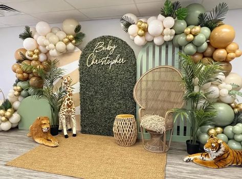 Safari Baby Shower Backdrop, Safari Theme Baby Shower Ideas, Safari Birthday Theme, Safari Baby Shower Ideas, Christening Theme, Balloon Hoop, African Safari Theme, Giraffe Spots, Safari Baby Shower Boy